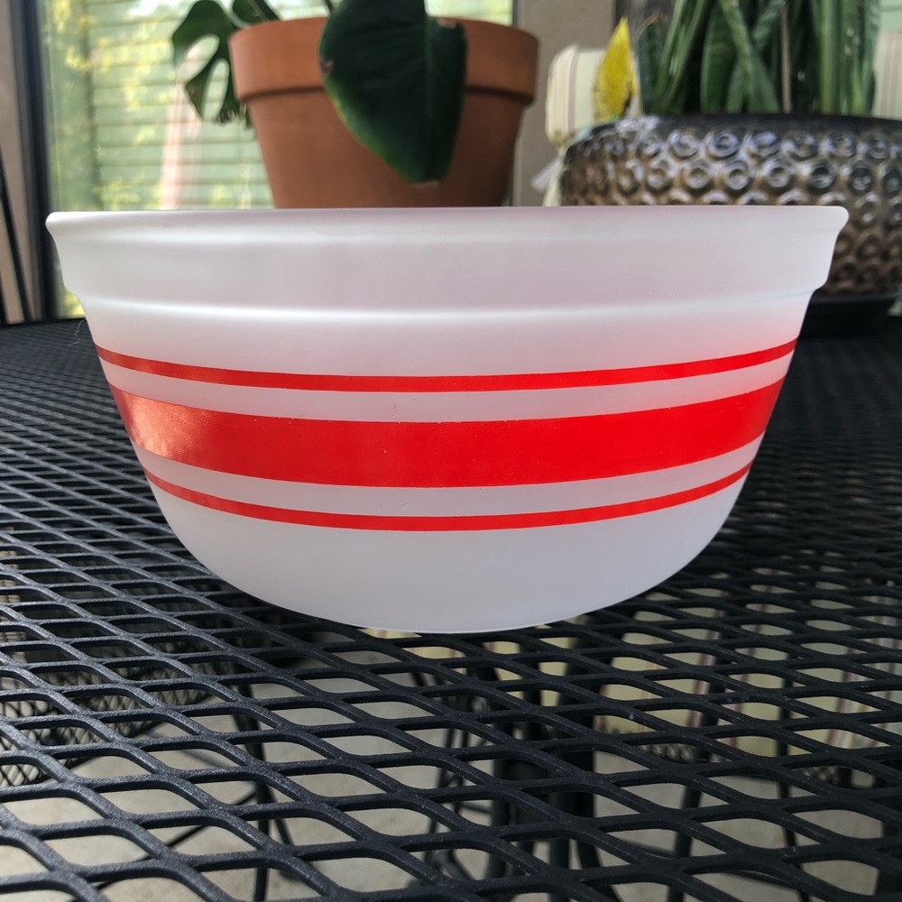 Anchor Hocking Red Stripe Frosted 2.5 Qt Mixing Bowl Vintage